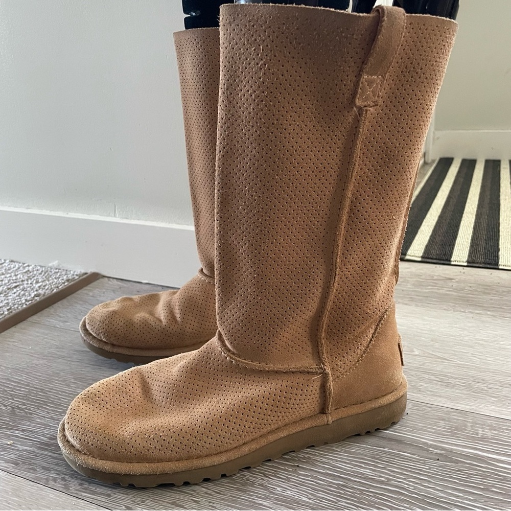 UGG Classic Unlined Perforated 100% Suede Leather Boots Tall Tan Women’s Size 8